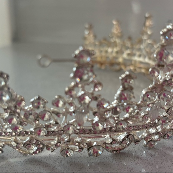 Silver Crystal Bridal Tiara Crown - Elegant Hair Accessory main image 6
